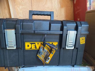 DEWALT  TOUGH SYSTEM BOXHEAVY DUTY AIR TIGHT  NEW  NEW VERSION $50 FIRM