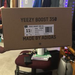 Yeezy Boost 350 V2 “Bred”