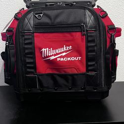 Milwaukee PACKOUT 15 in. Structured Tool Bag (Priced To Sell)