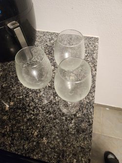 Wine Glasses (x3)
