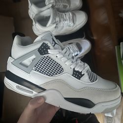 Jordan 4 Military Black 