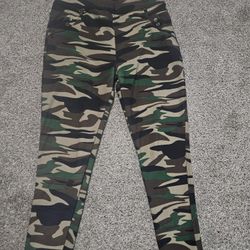 Camo Fleece-Lined Leggings Size 2XL–3XL