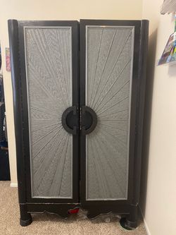 FREE Antique-Style Armoire / Dresser – Must Pick Up