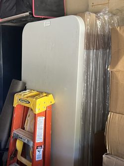 Duramax 6ft Plastic Non Folding  SEE DESCRIPTION Tables for SALE ! Pick up only