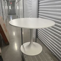 Round White Dining Table