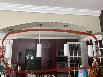 Light Fixture / Luces - Sold Separately