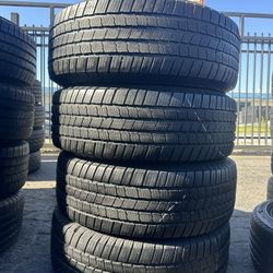 SET OF TIRE 265 70 17 MICHELIN 85% LIFE