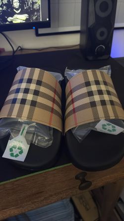 Burberry Slides Size 7