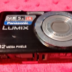 Panasonic Digital Camera 10.2 Mega Pixels Lumix  Like New Pocket Size Only $25