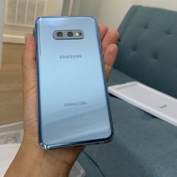 Samsung Galaxy S10e 128 GB Unlocked 