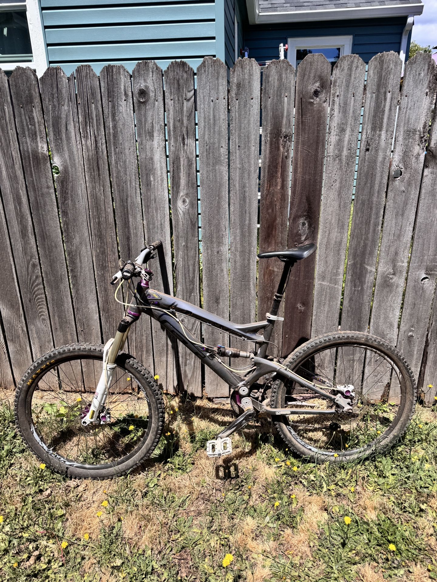 2013 GT Distortion All Mountain Bike Size Large