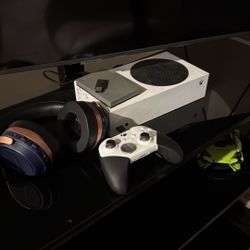 Xbox One SX With Turtle Beach Gen 3 700 Headset And Xbox One Controller Elite Series 2