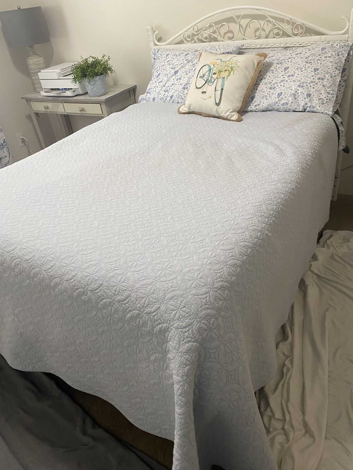 Full Size Bed