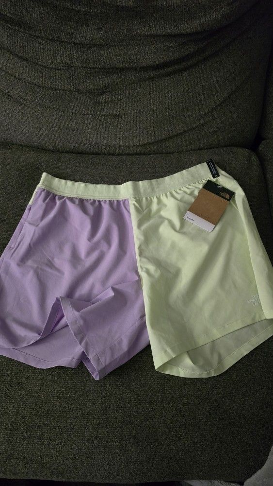 Brand New Northface Shorts Size Large