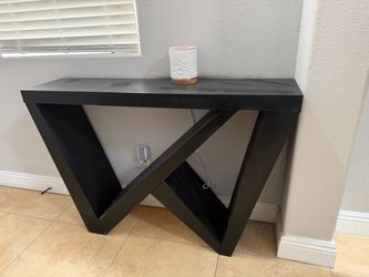 Accent table