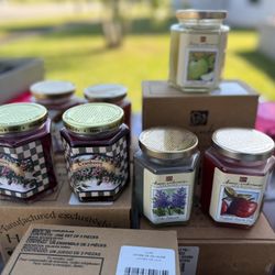 Huge Neighborhood Garage Sale 11/13-11/14!  Corbusier Dr., Melbourne 