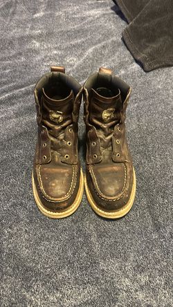 Red wings
