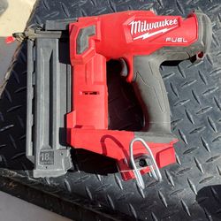 Milwaukee M18 FUEL 18-Gauge Brad Nailer (Cordless) – Tool Only