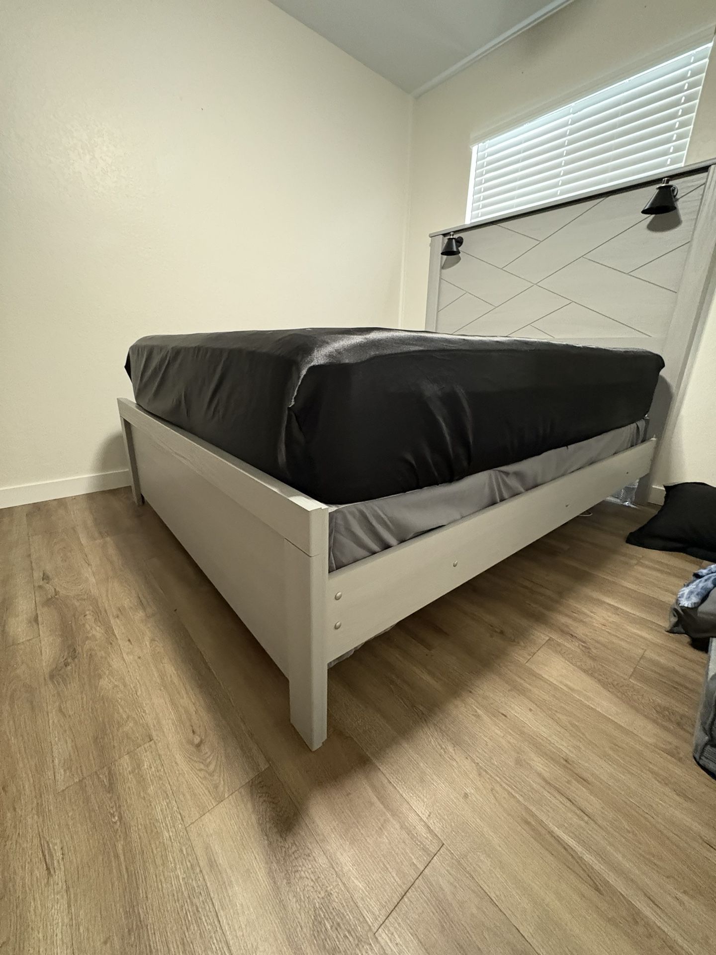 Queen bed frame & Dresser