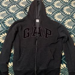 grey/black Gap sweater 