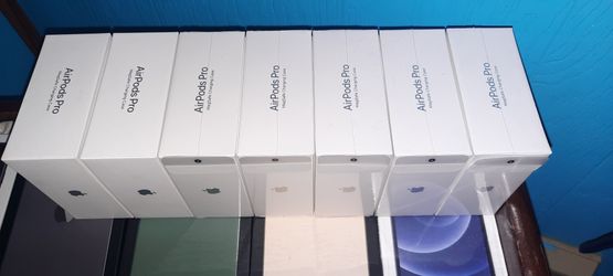 Apple Airpods Pro With MagSafe Charging Case 