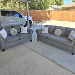 Sofa And Loveseat Great Condition Super Clean And Comfy 