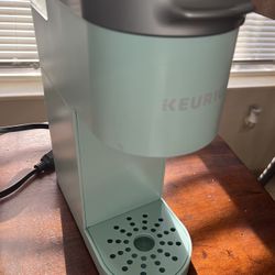 Keurig single cup coffee maker