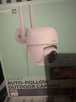 Smart auto-follow camera