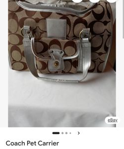 Coach Animal Carrier