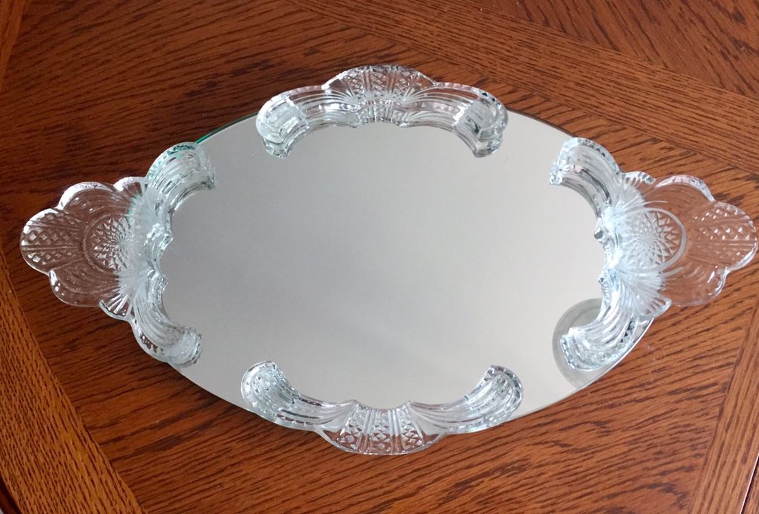 Gorgeous!  Vintage Shannon Crystal Vanity Makeup Tray