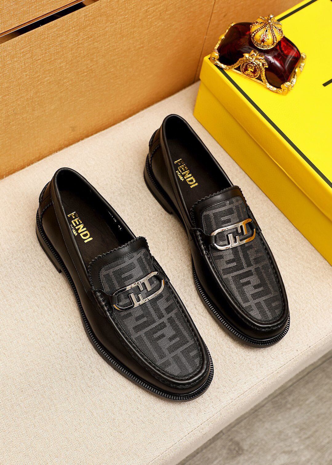 Fendi Men’s Leather Shoes With Box 2025 New