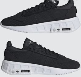 New Adidas Men’s Size 11.5 Shoes 