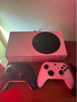 Xbox series S with 2 controllers