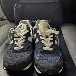 Newbalnce men shoe size 8