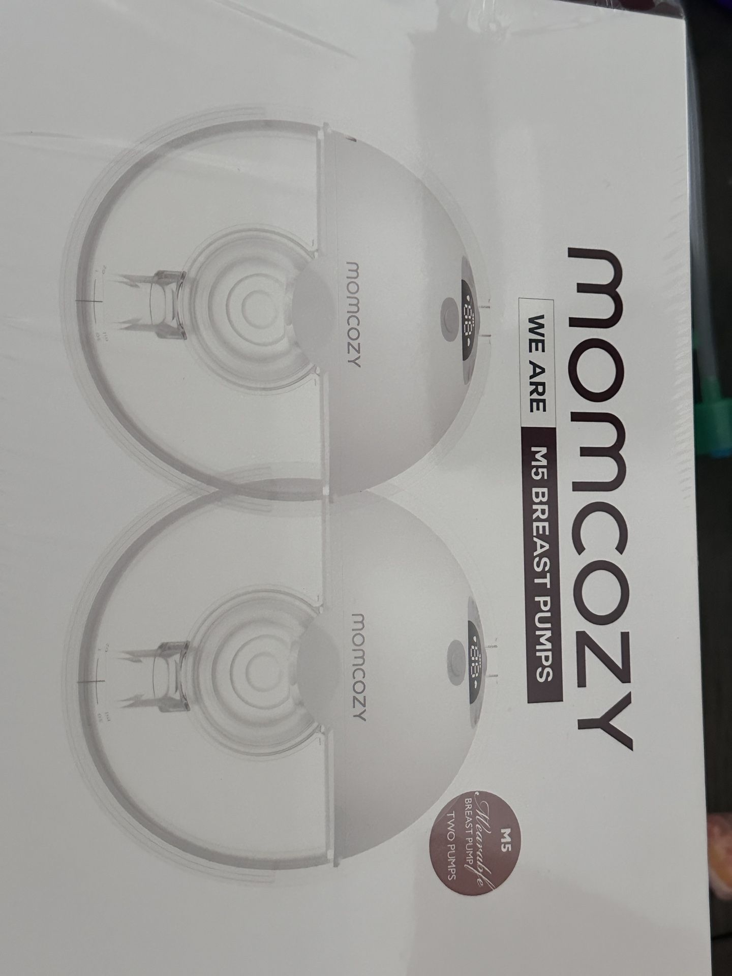 MomCozy Breast Pump (New) With bags