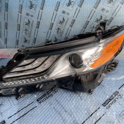 2023 Toyota Camry Headlight Used Oem L