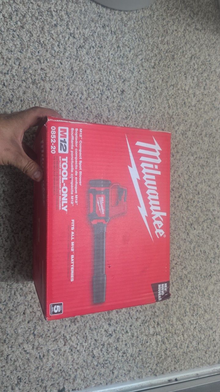 Milwaukee M12 Compact Spot Blower
