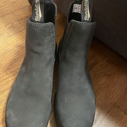 Blundstone Boots, Size 8