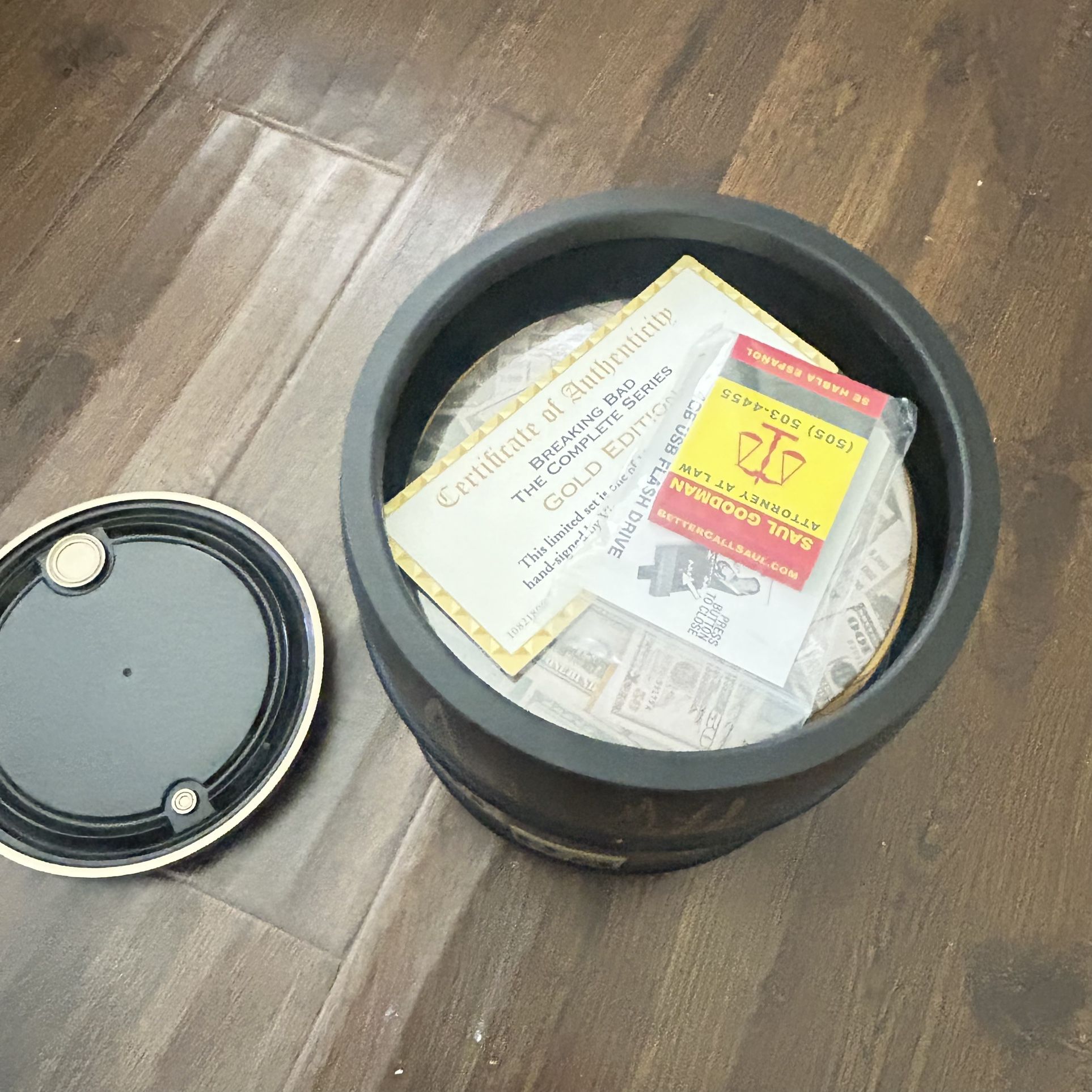 Collectors Autographed Breaking Bad Series Gold Edition