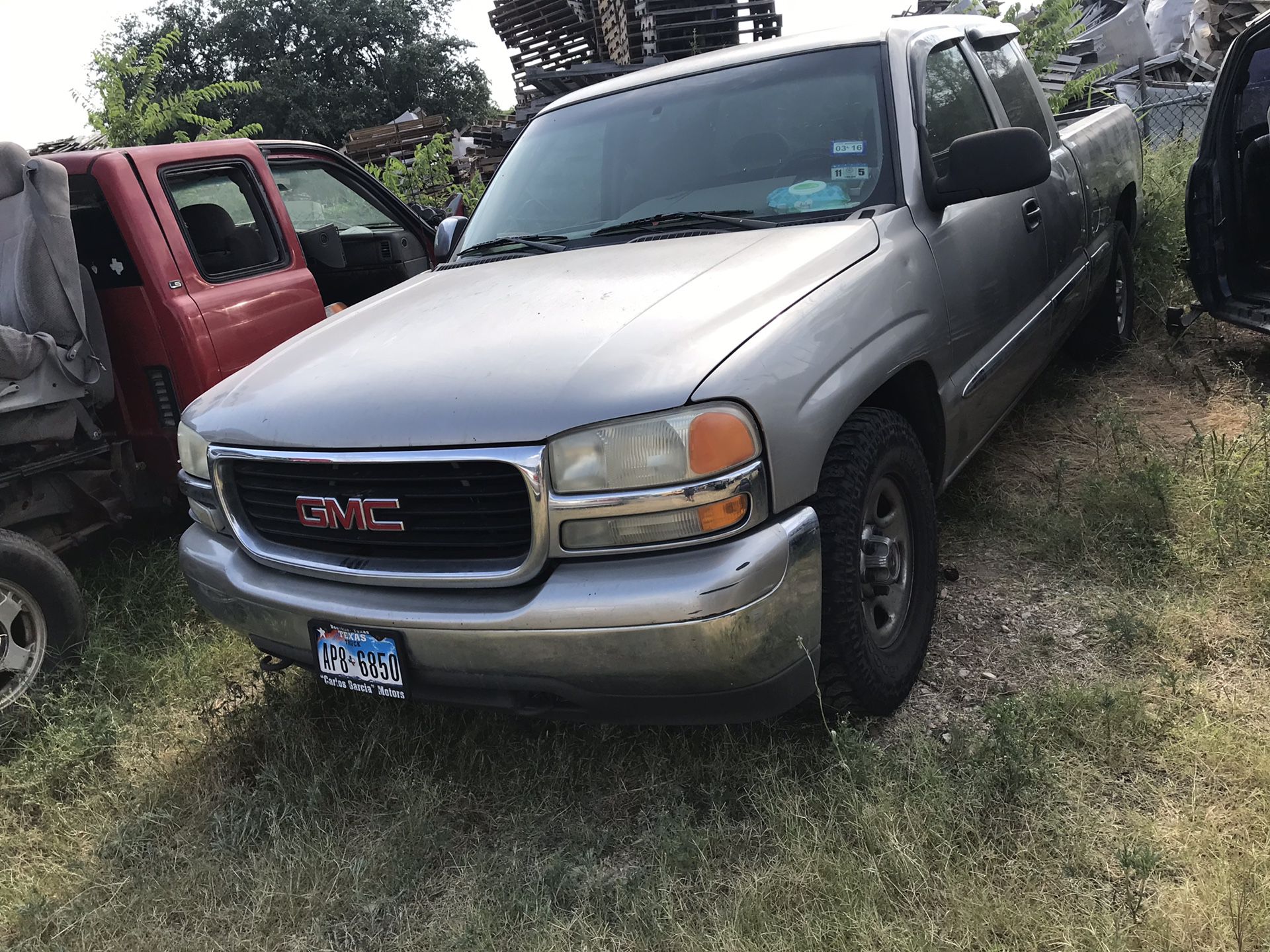 02 Sierra gmc FOR PARTS