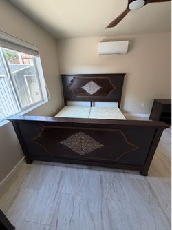 Solid Wood Vintage King Bed frame +2 matching nightstands + King Mattress