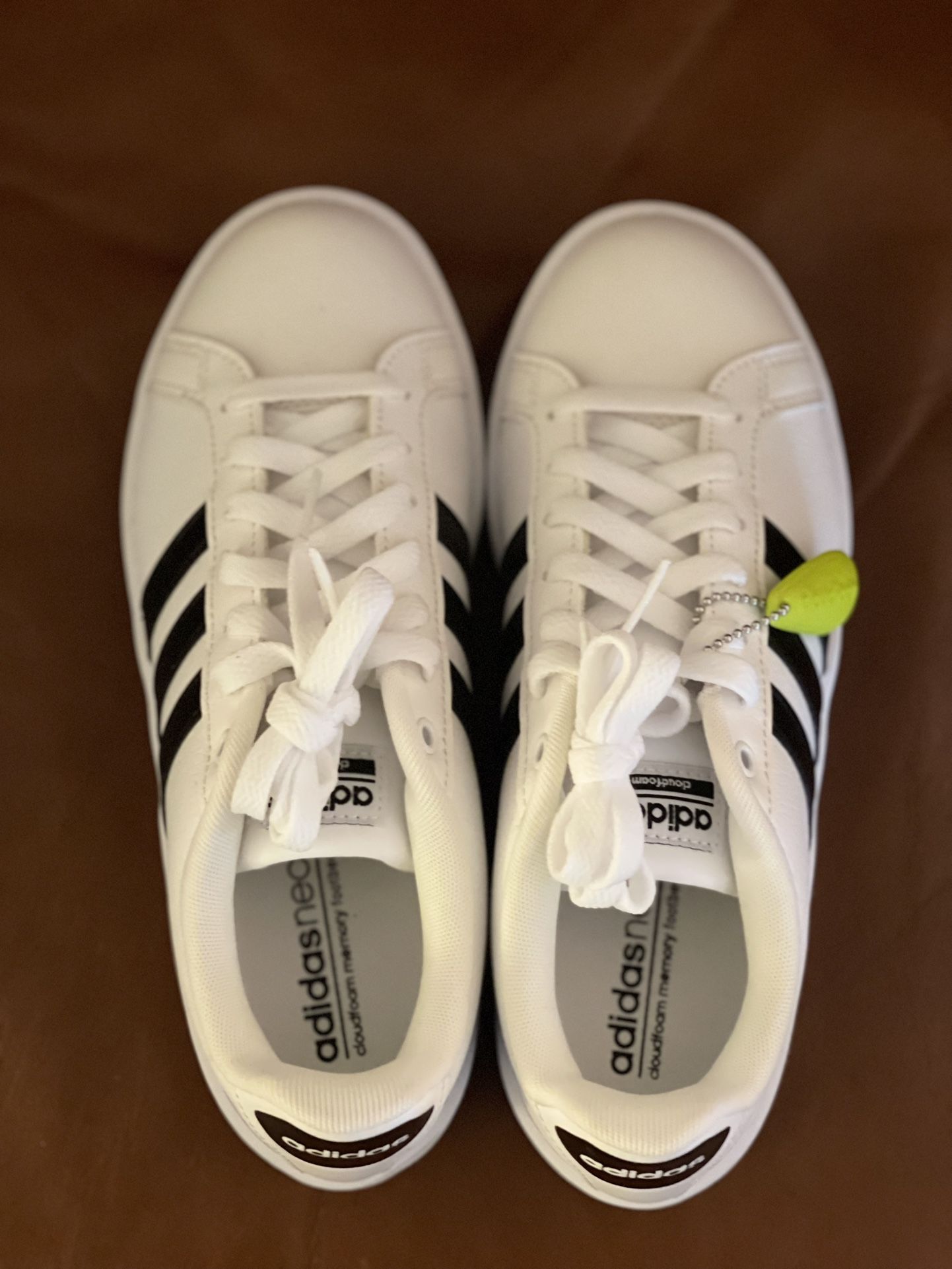 New Women’s 7.5 Adidas Neo Cloudfoam White With Black Stripes Sneaker