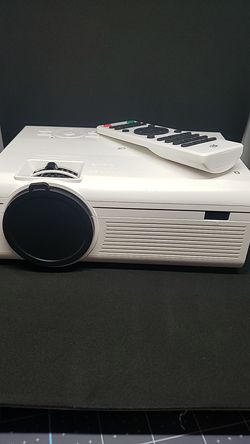 GPX 1080p Mini Projector White