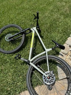 2021 Santa Cruz Chameleon