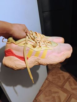 Adidas basketball shoe size 11.5