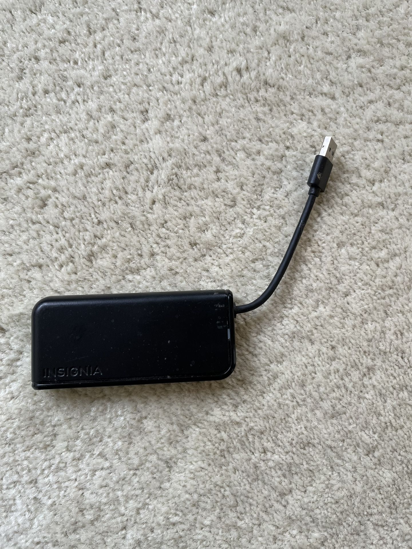 Insignia NS-PCH6430 4-Port USB 3.0 Travel Hub - Black