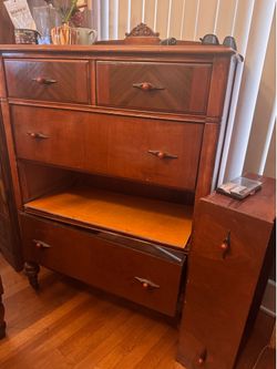 Antique dresser beautiful condition