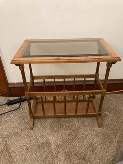 Beautiful Vintage Solid Wood With Removable Glass Top Side/End Table With Magazine Rack
