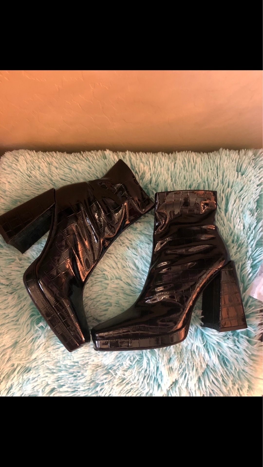 Super cute black boots/ size 10: new/ $25 cash/ blue diamond and rainbow