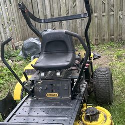 STANLEY Zero Turn Riding Mower